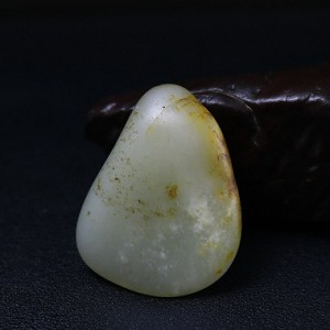 [已售]]和田玉老玉网新疆和田玉青白玉籽料原石把件雕件天然保真