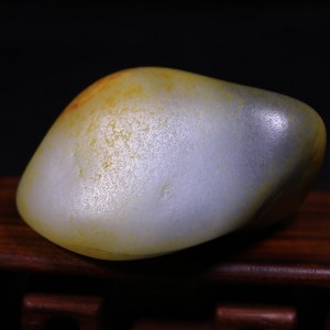 新疆和田玉三色籽料原石原料手把件玩料籽雕刻原料天然玉石证书